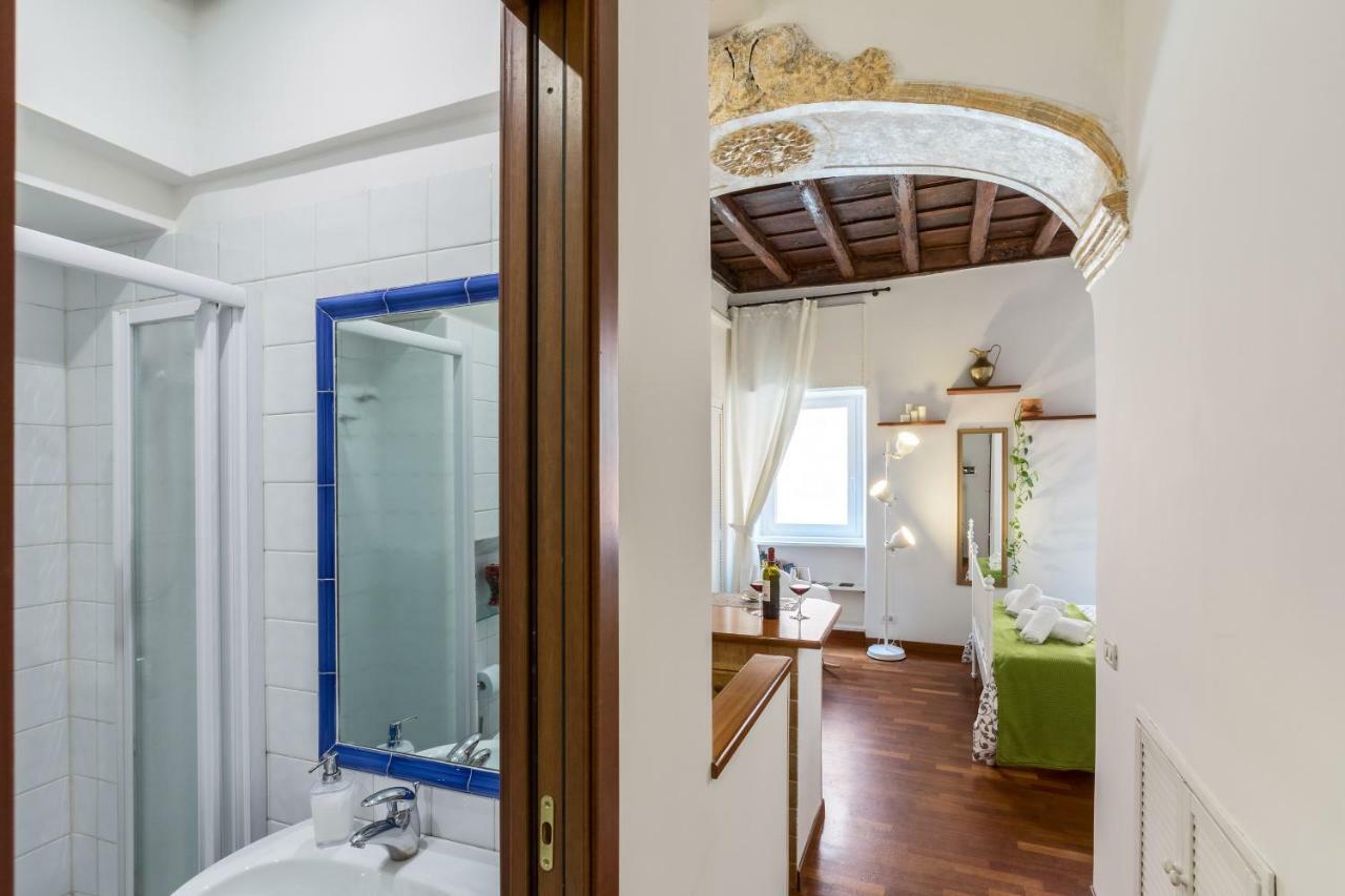 Casa de Férias Enchanting Loft In Trastevere